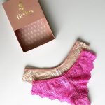 Kit de 2 Calcinhas Tanga sortidas + caixinha