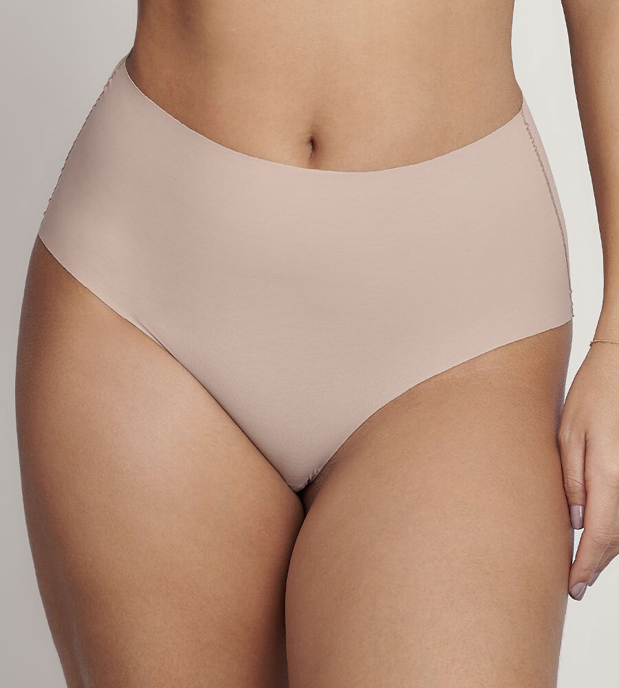 Calcinha Hot Pant Essencial em microfibra pelle com acabamento em corte a laser, laterais largas e forro 100% algodão.