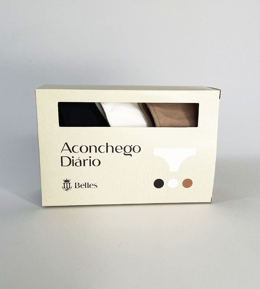 Kit Aconchego Diário — conjunto com 3 calcinhas semi fio em microfibra e embalagem personalizada.