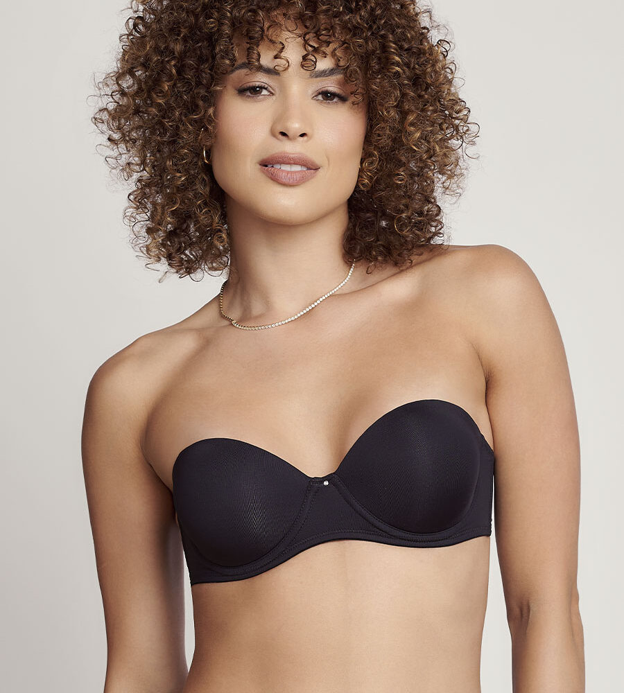 Sutiã Balconet Thaís Essencial com bojos e aro para sustentação.