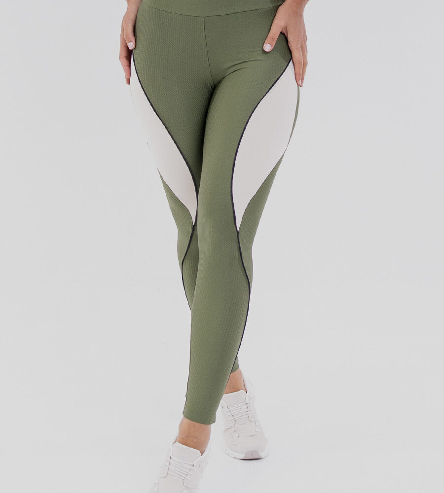 Calça Legging Verde Cacto Belles Active com cós alto duplo e textura moderna.