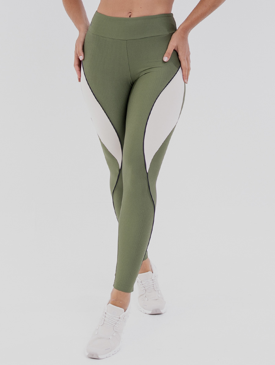 Calça Legging Verde Cacto Belles Active com cós alto duplo e textura moderna.