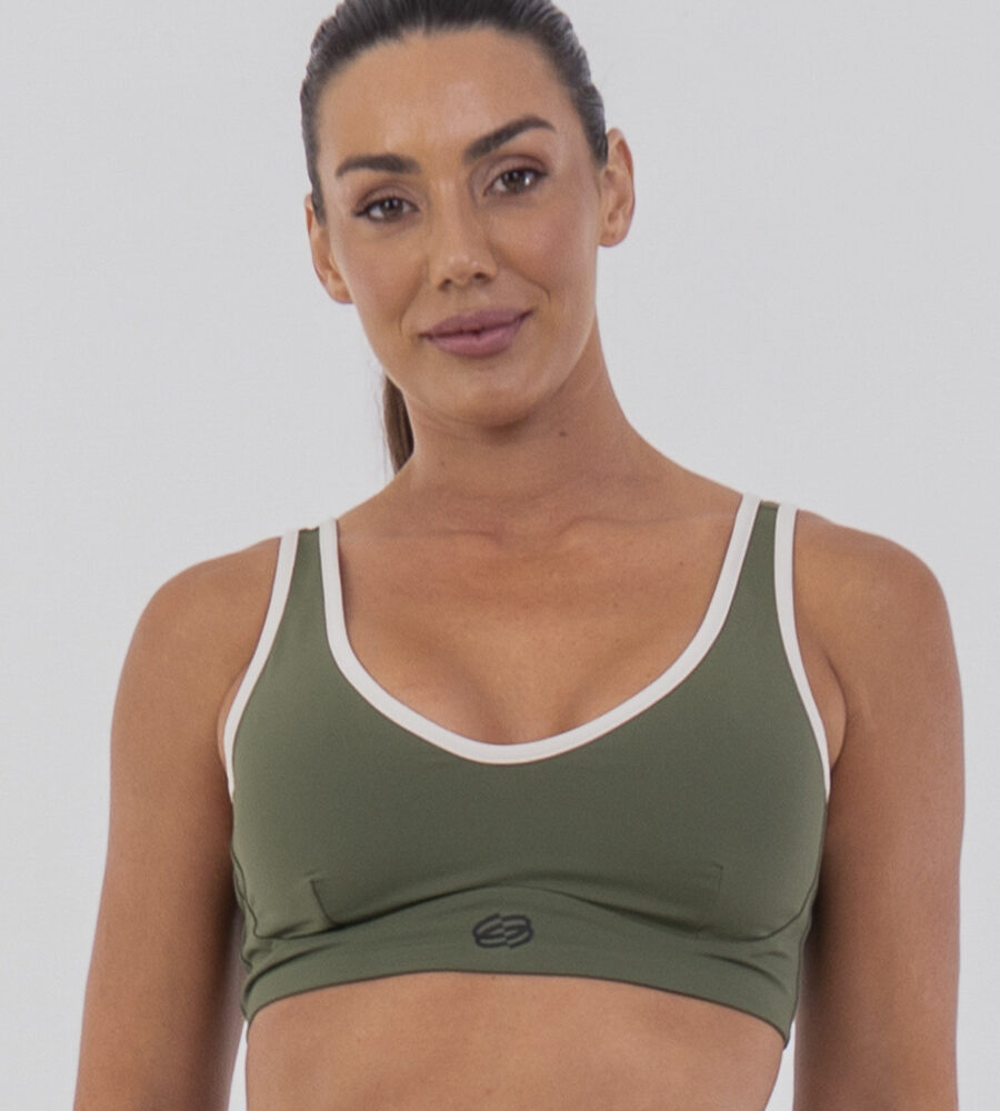 Top Fitness Camiseta Verde Cacto com decote V e busto alongado em malha com toque gelado e proteção UV 50+.