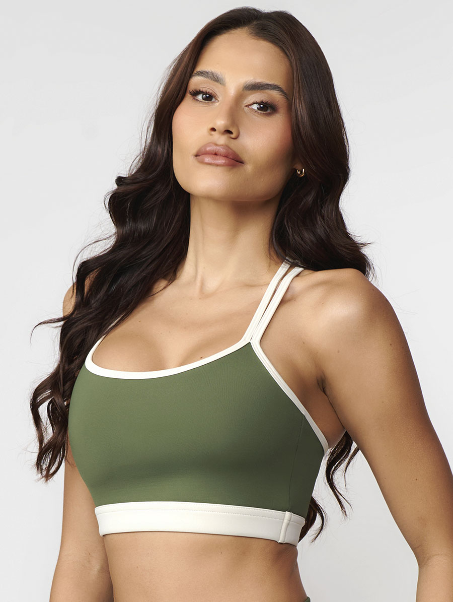 Top fitness nadador bicolor verde cacto e off white com alças duplas e costas vazadas média compressão UV50+ Belles