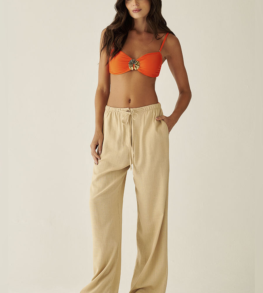 Top bustiê tomara que caia laranja Luzente com recorte estruturado e acabamento clean.