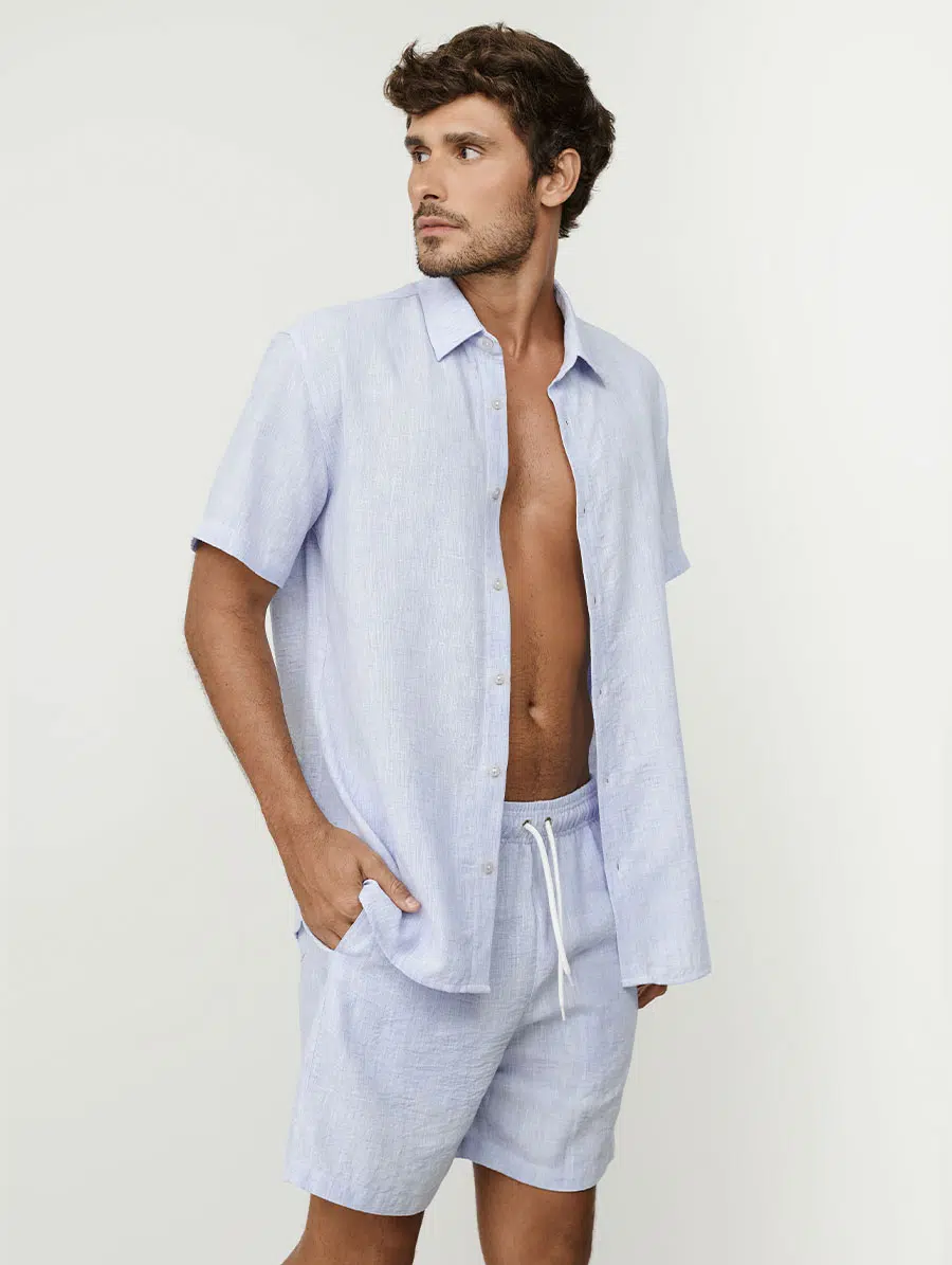 Bermuda masculina em linho azul com bolsos e cós ajustável Belles